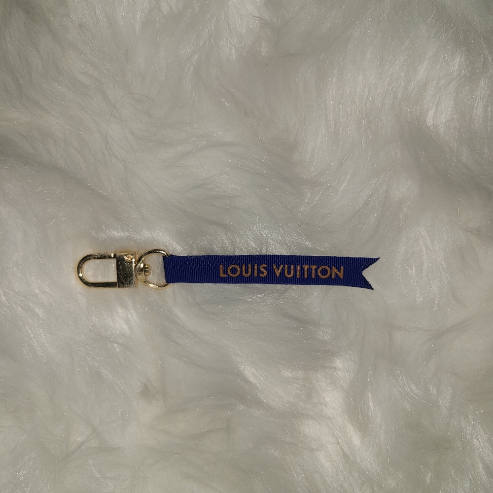 Louis Vuitton Keychain Ribbon - Picture 3 of 3